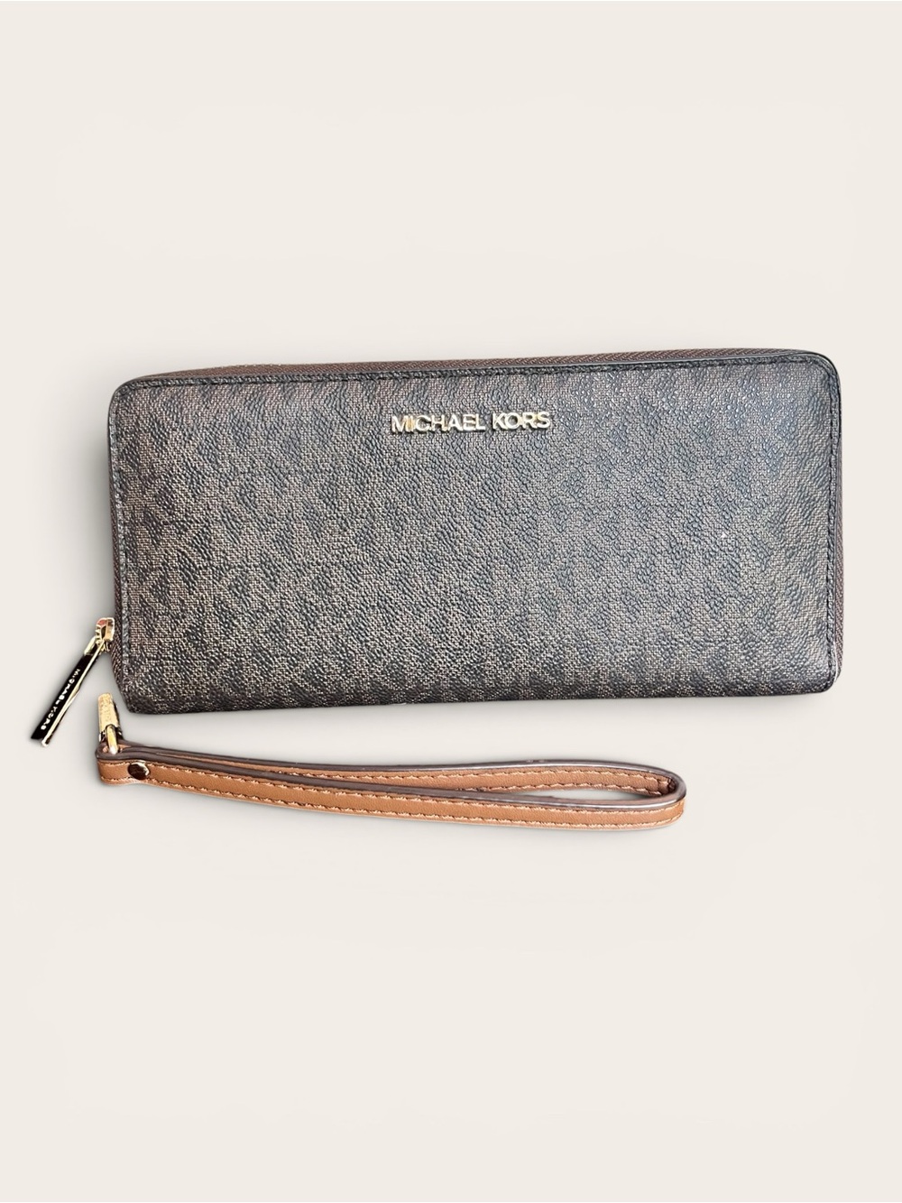 Michael Kors Jet Set Travel Continental  Wallet with Gold Logo Lettering (GUC) - Picture 15 of 15